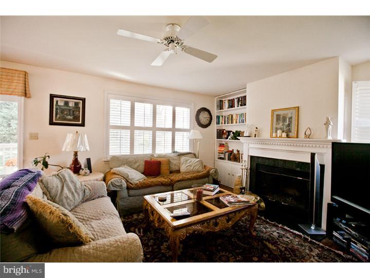649 Renz Street Philadelphia, PA 19128 - Photo 8 of 25 Family Room