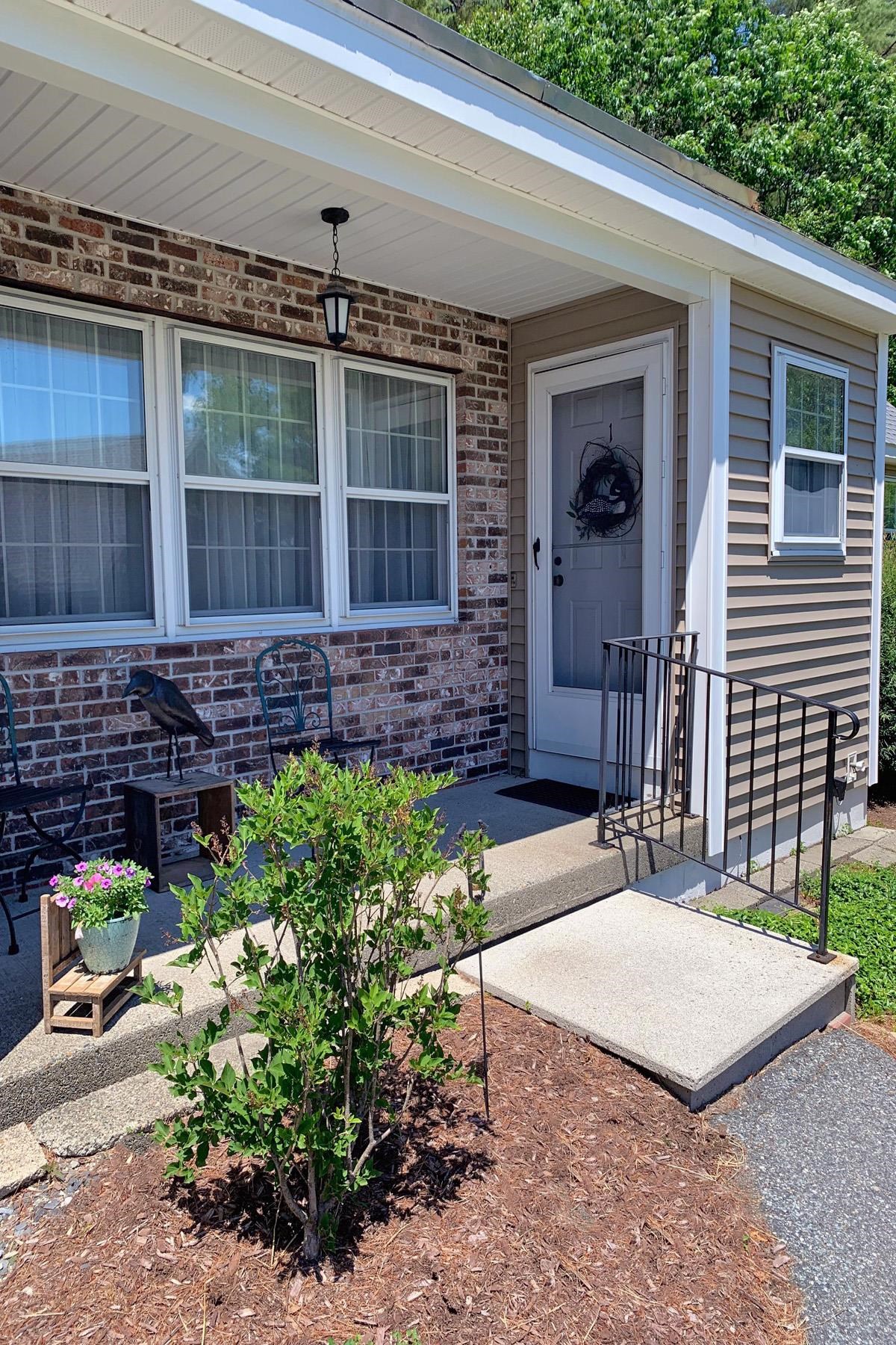 6 Oak Ridge Road, Unit #1 Lebanon, NH 03784 - Photo 2 of 29