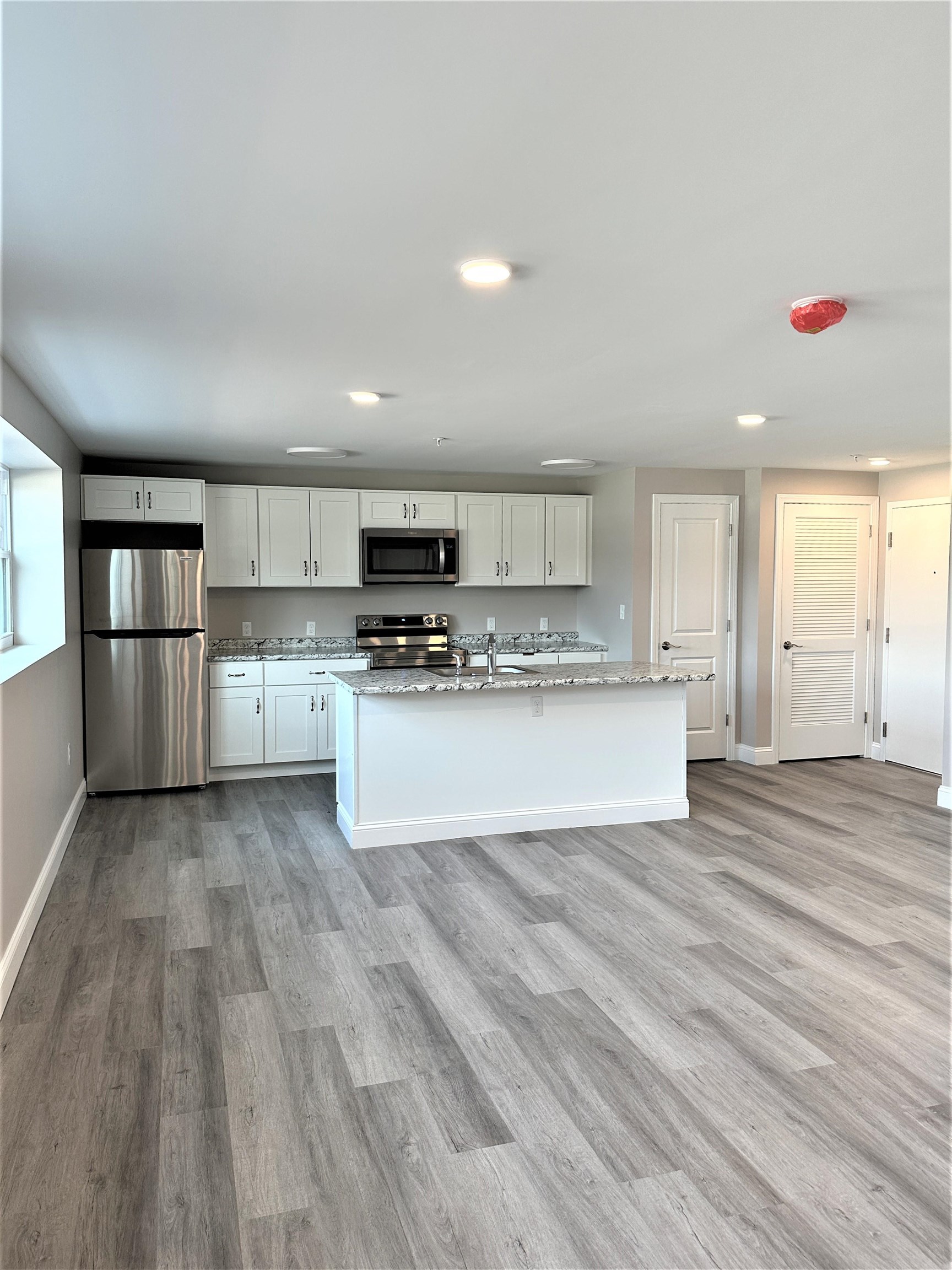 530 Chestnut Street, Unit 2 Manchester, NH 03101 - Photo 4 of 14