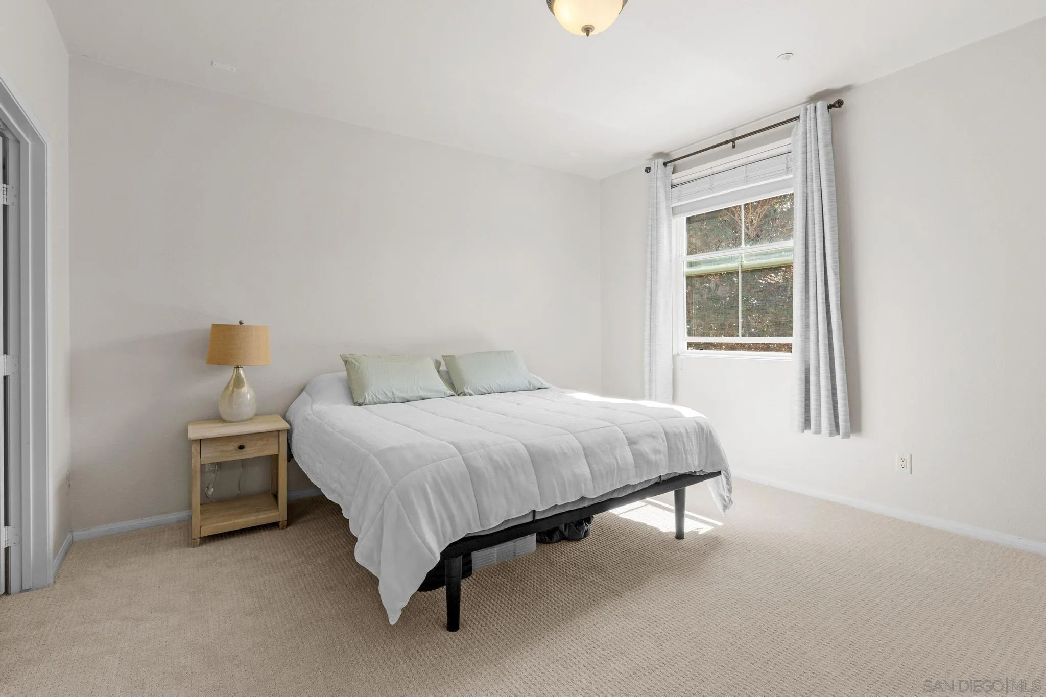 17071 Calle Trevino, Unit 8 San Diego, CA 92127 - Photo 9 of 22