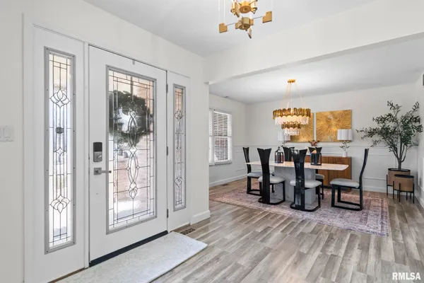 $400,000 | 308 Winter Park Drive, Chatham, IL 62629