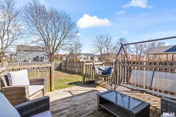 $400,000 | 308 Winter Park Drive, Chatham, IL 62629