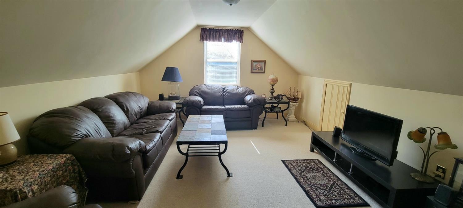 1512 Hunt Road Reading, OH 45215 - Photo 21 of 36