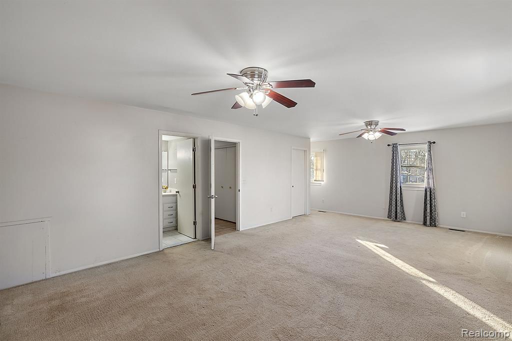 28696 Roxbury Street Farmington Hills, MI 48331 - Photo 25 of 55