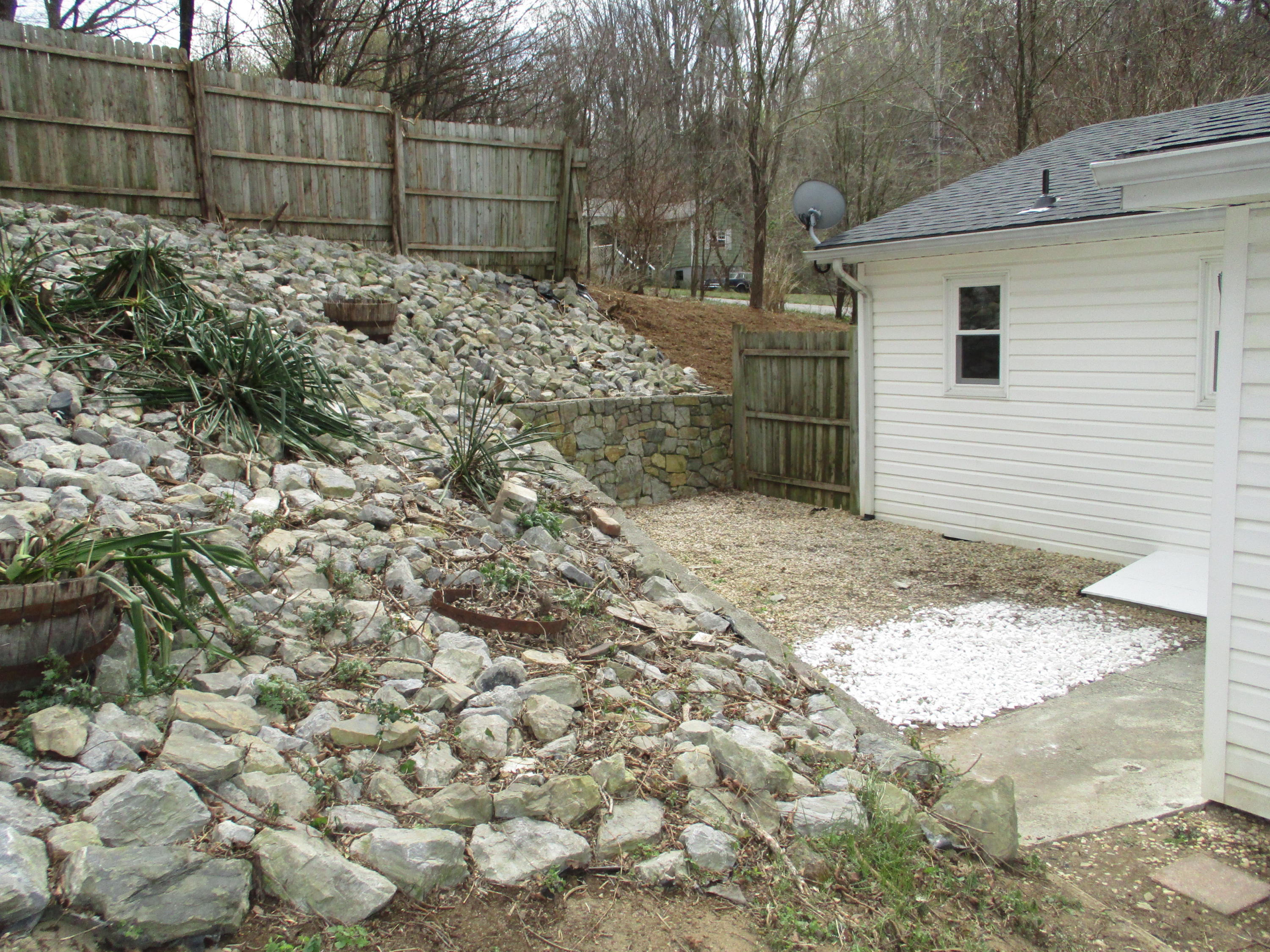 2006 Ridge Road Southeast Roanoke, VA 24014 - Photo 25 of 27 back area