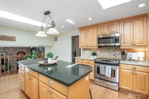 $725,000 | 7304 135th St Court East, Puyallup, WA 98373