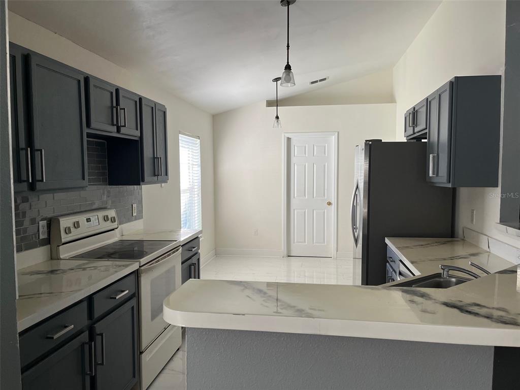 868 Vanderbilt Drive Eustis, FL 32726 - Photo 7 of 9