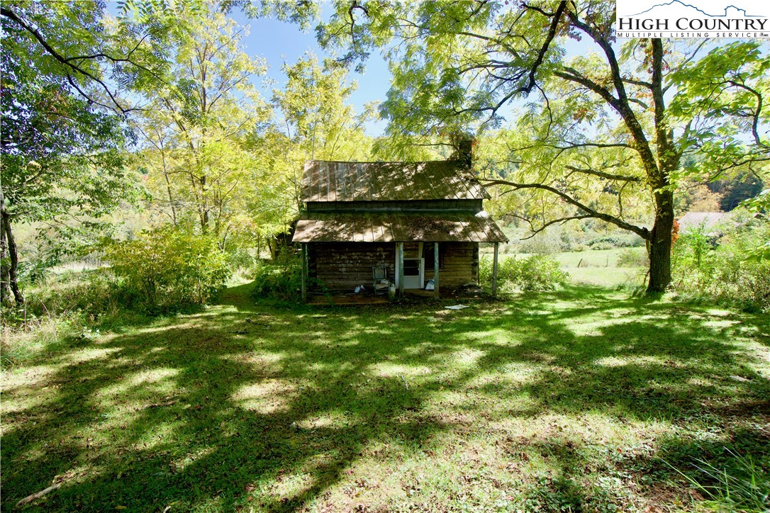 192 Tom Fowler Road Crumpler, NC 28617 - Photo 7 of 34 Gallery Image 7