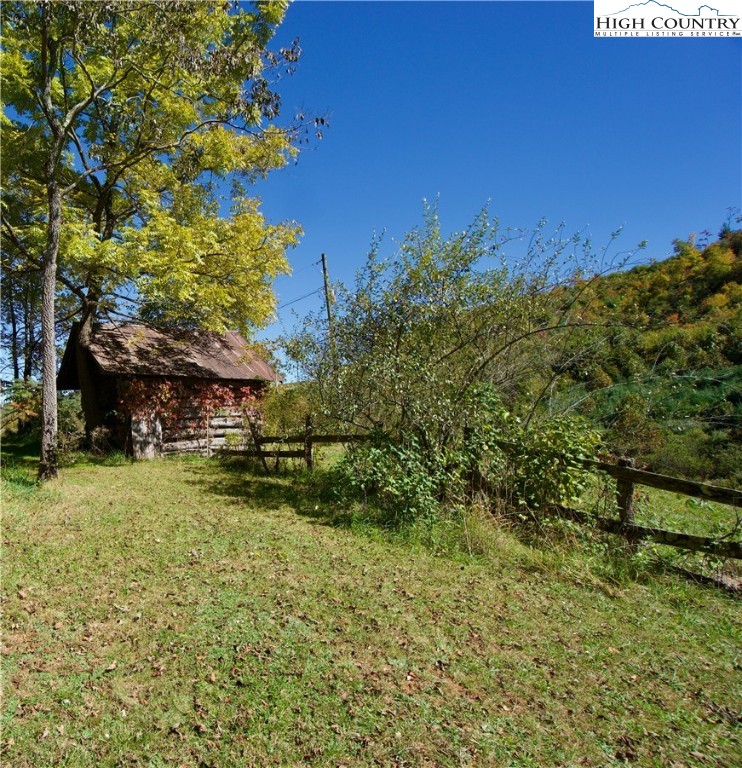 192 Tom Fowler Road Crumpler, NC 28617 - Photo 8 of 34 Gallery Image 8