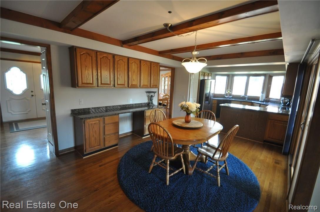 2025 Ridgefield Court Rochester, MI 48306 - Photo 8 of 30 7.JPG