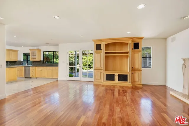 $8,200 | 13031 West Magnolia Boulevard, Sherman Oaks, CA 91423