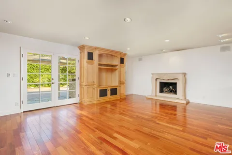 $8,200 | 13031 West Magnolia Boulevard, Sherman Oaks, CA 91423