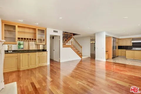 $8,200 | 13031 West Magnolia Boulevard, Sherman Oaks, CA 91423