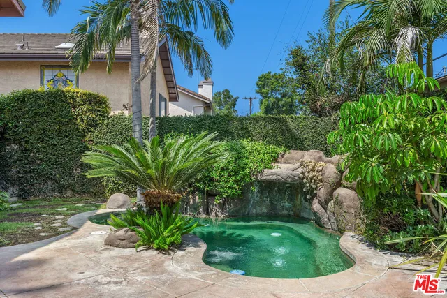 $8,200 | 13031 West Magnolia Boulevard, Sherman Oaks, CA 91423