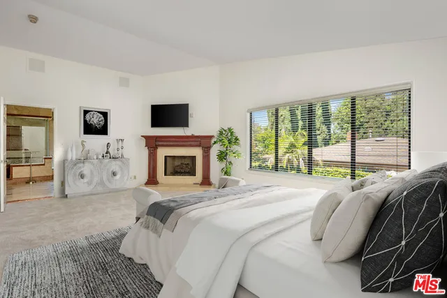 $8,200 | 13031 West Magnolia Boulevard, Sherman Oaks, CA 91423