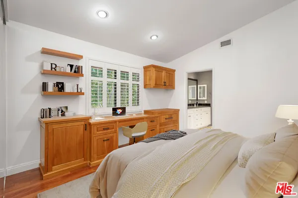 $8,100 | 13031 West Magnolia Boulevard, Sherman Oaks, CA 91423
