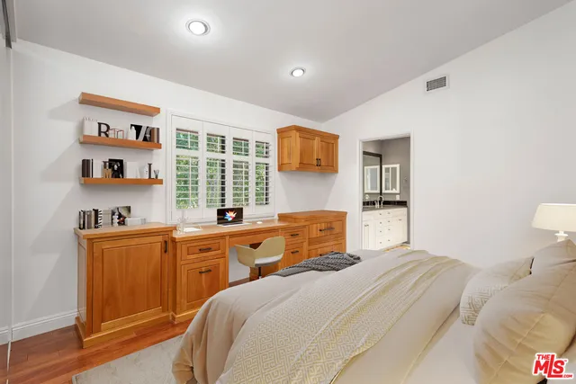 $8,200 | 13031 West Magnolia Boulevard, Sherman Oaks, CA 91423