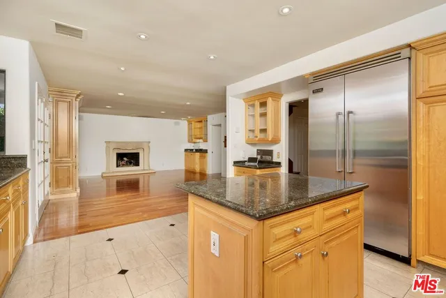 $8,200 | 13031 West Magnolia Boulevard, Sherman Oaks, CA 91423