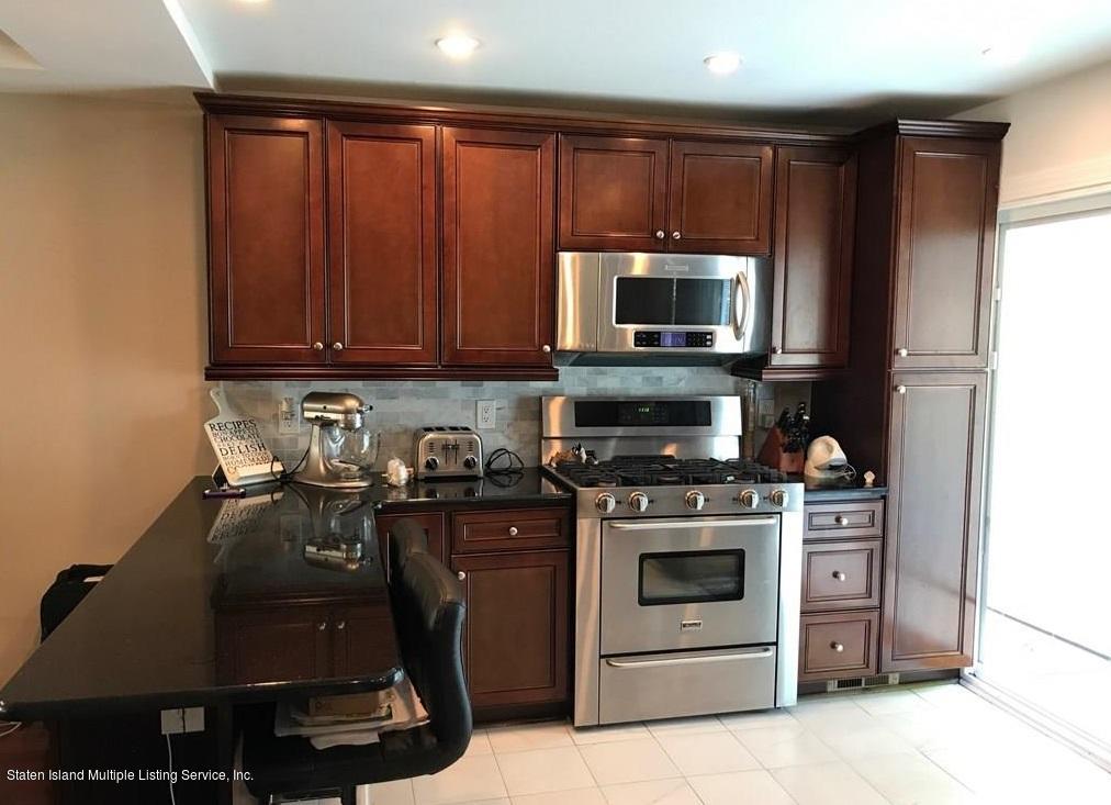 17 Signs Road, Unit H Staten Island, NY 10314 - Photo 2 of 13 Signs 2