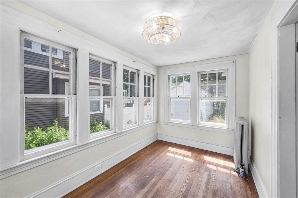 32 Marsden Street Springfield, MA 01109 - Photo 9 of 41 Gallery Image 9