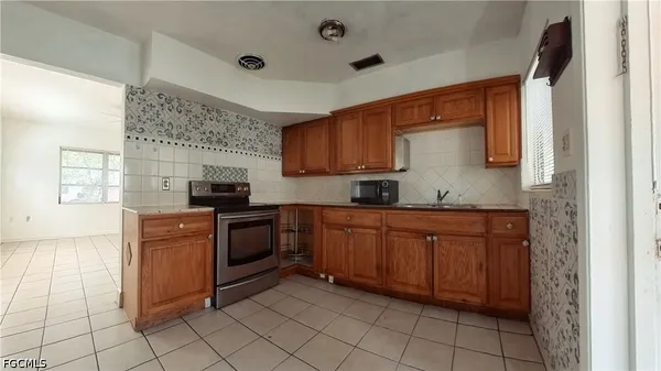 $209,000 | 2115 Katherine Street, Fort Myers, FL 33901