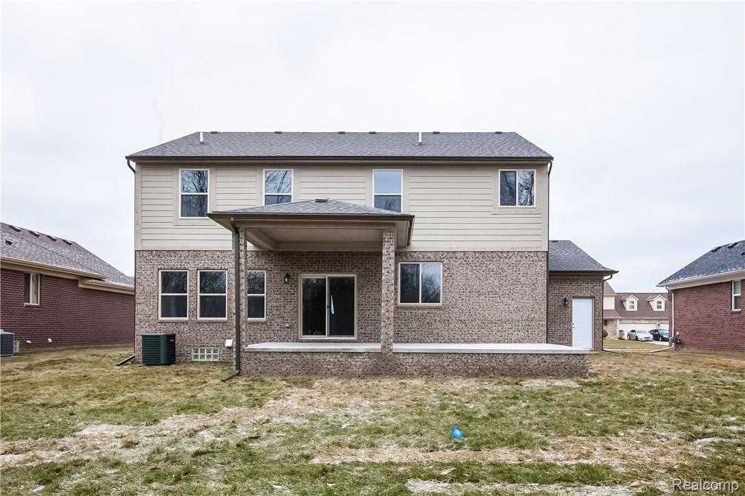 22366 Brantingham Road Macomb, MI 48044 - Photo 39 of 41 039-3644873-large.jpg