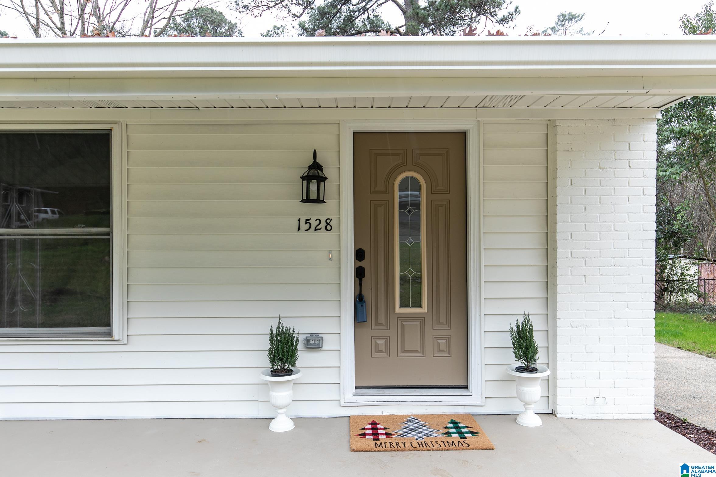 1528 Cresthill Road Birmingham, AL 35213 - Photo 3 of 32