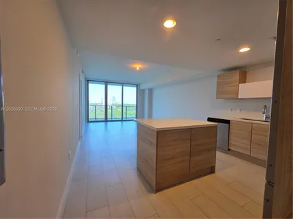 $629,900 | 16385 Biscayne Boulevard, Unit 1019, North Miami Beach, FL 33160