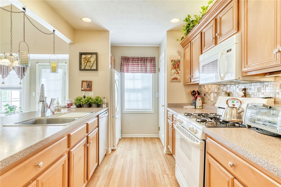 107 McKay Drive Webster, NY 14580 - Photo 15 of 39