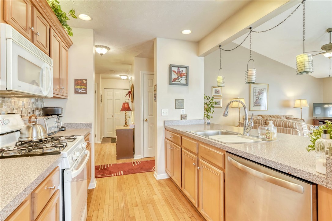 107 McKay Drive Webster, NY 14580 - Photo 19 of 39