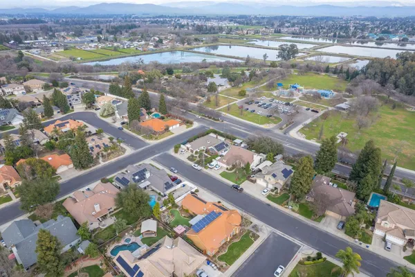 $690,000 | 753 Bedford Avenue, Clovis, CA 93611