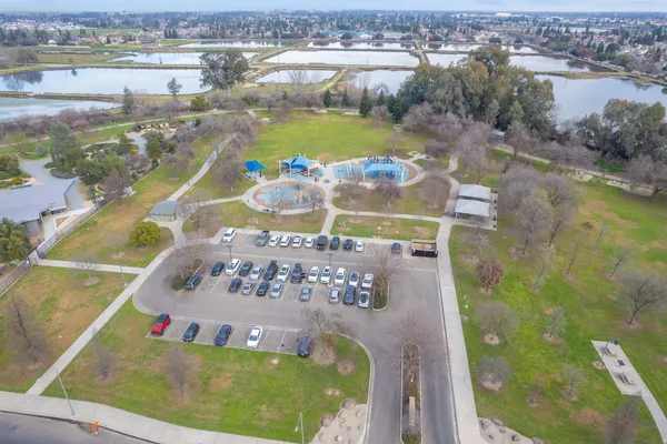 $690,000 | 753 Bedford Avenue, Clovis, CA 93611