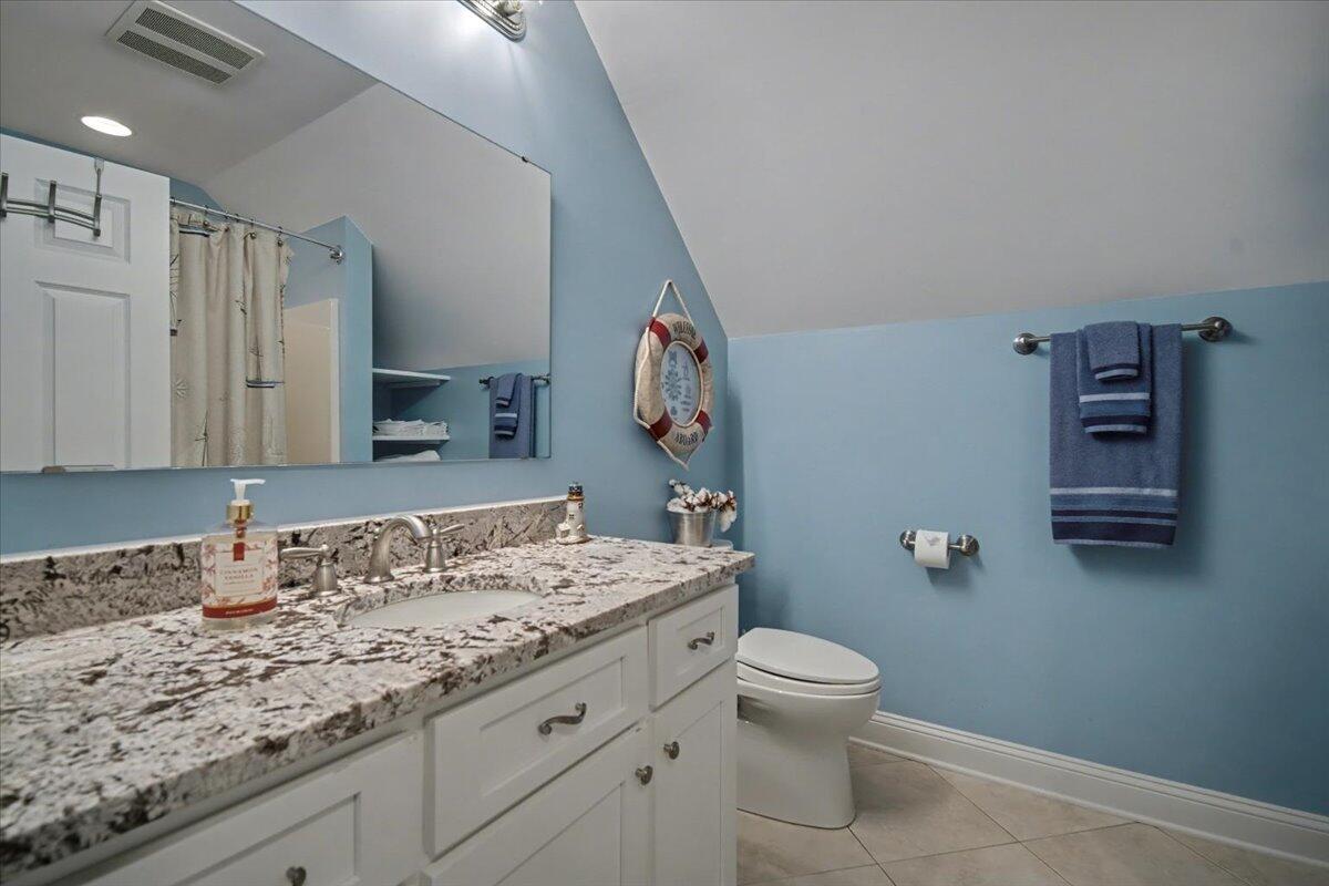 3687 Princess Pond Road Summerton, SC 29148 - Photo 49 of 80 Upstairs bathroom