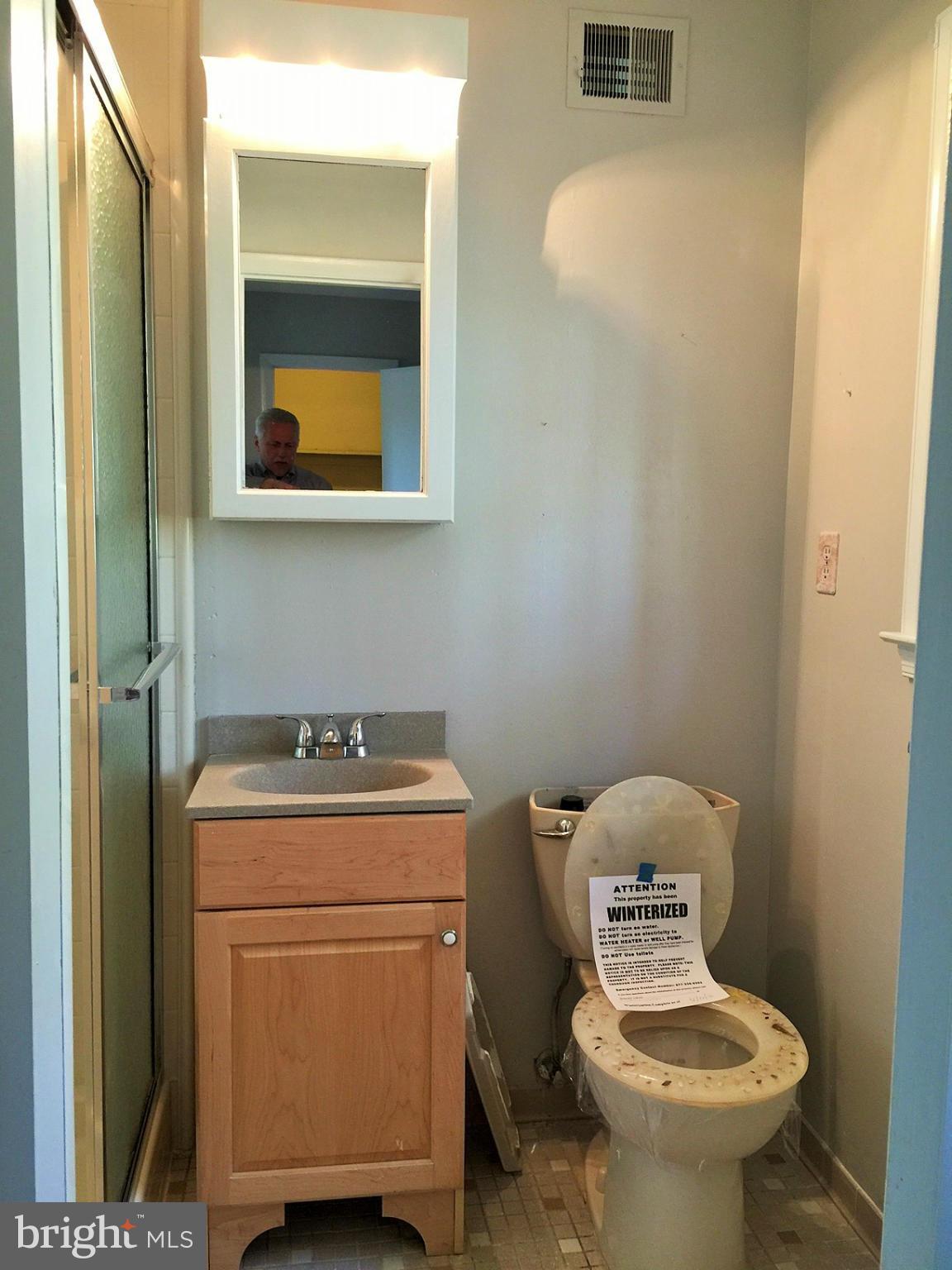 1920 Severn Grove Road Annapolis, MD 21401 - Photo 10 of 14 Bath (Master)