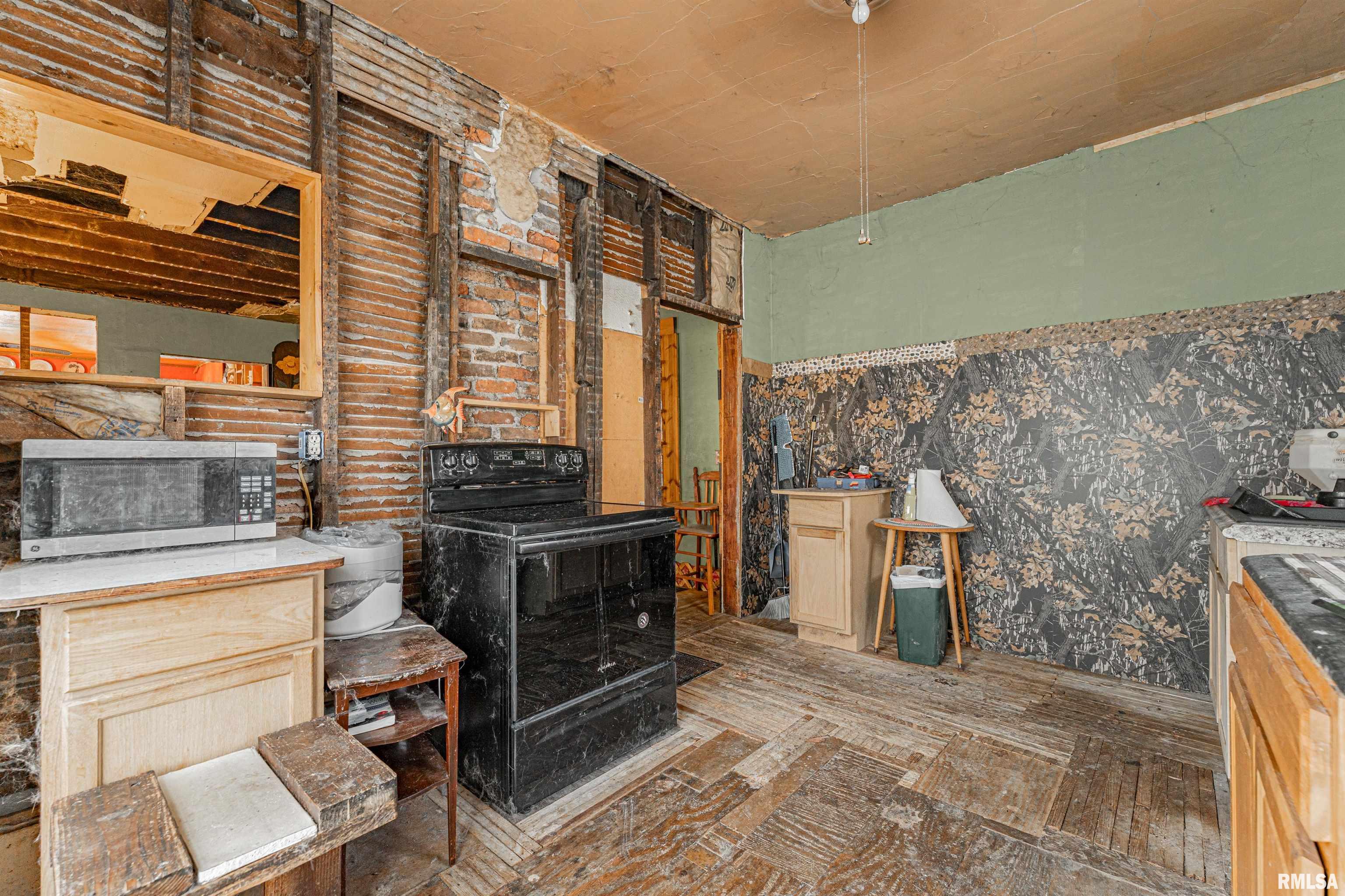 302 4th Street Lincoln, IL 62656 - Photo 11 of 23