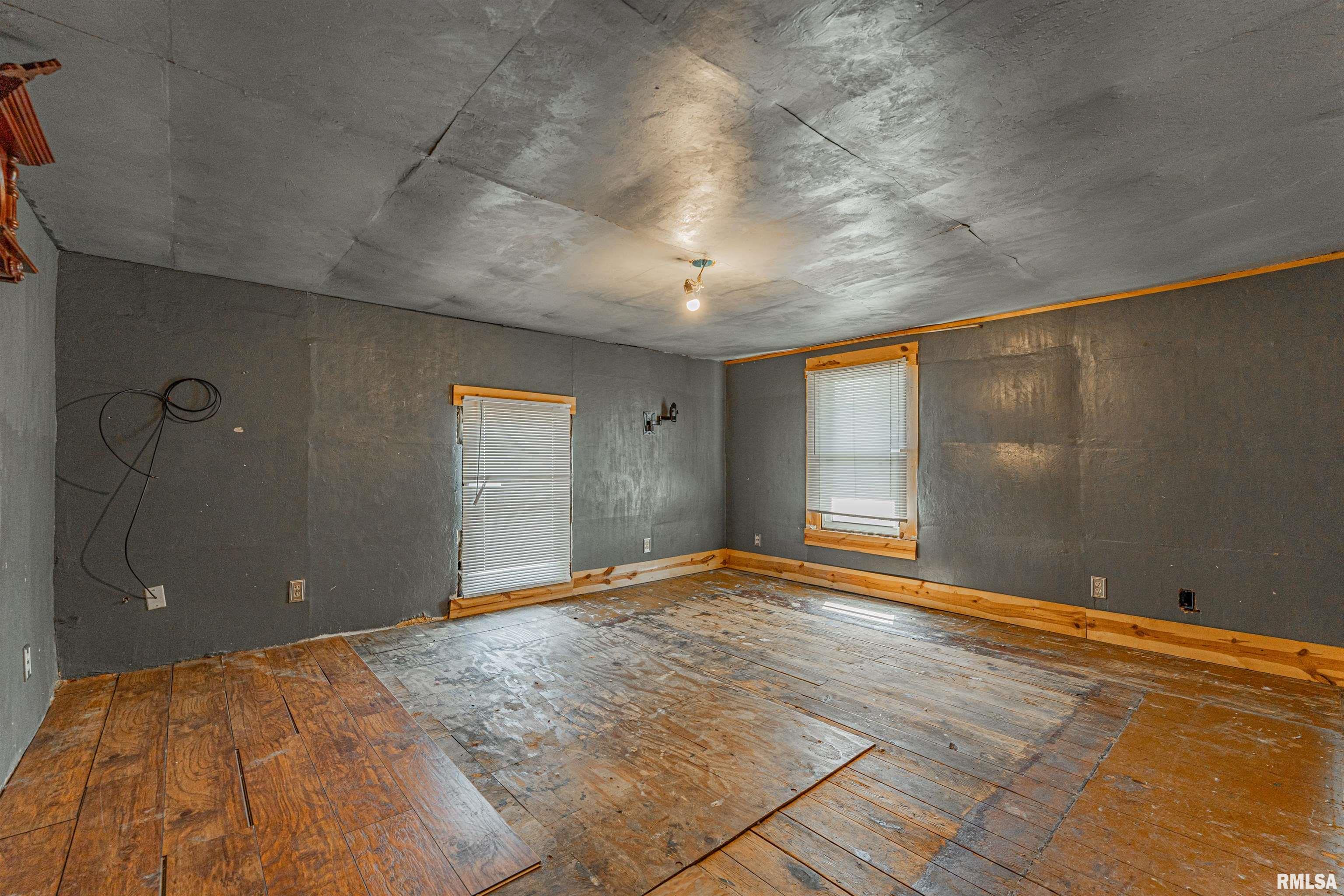 302 4th Street Lincoln, IL 62656 - Photo 16 of 23