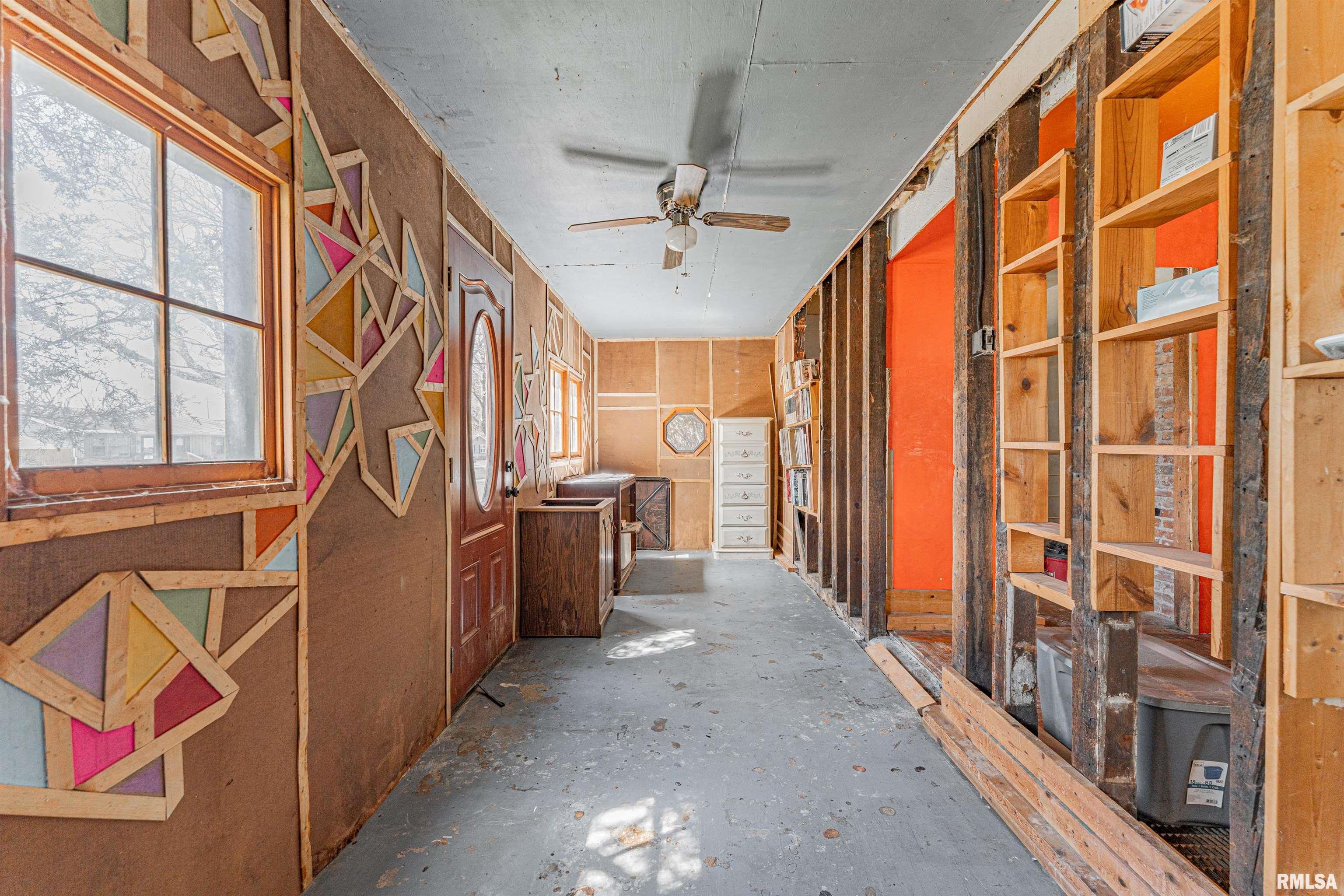 302 4th Street Lincoln, IL 62656 - Photo 4 of 23