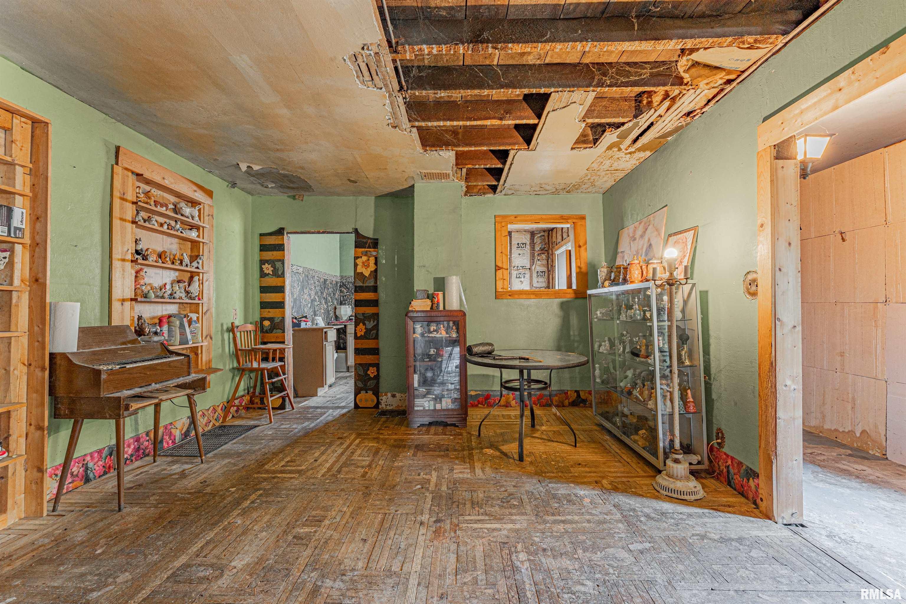 302 4th Street Lincoln, IL 62656 - Photo 8 of 23