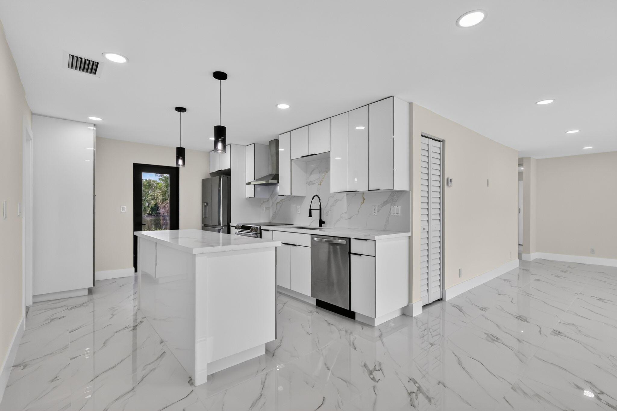 3185 Riddle Road West Palm Beach, FL 33406 - Photo 10 of 45 10-web-or-mls-_14A8903