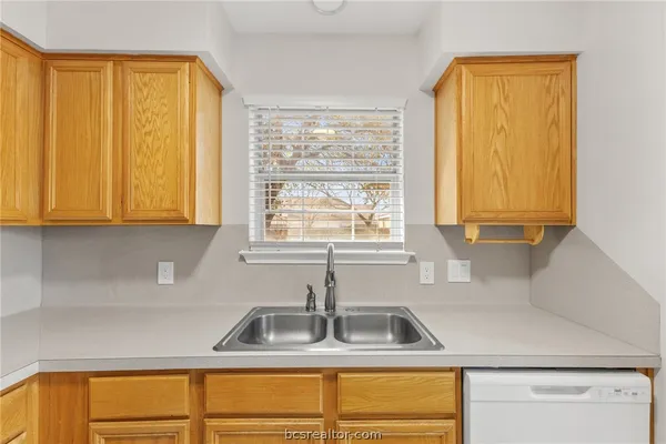 $1,595 | 2419 Brittain Court, College Station, TX 77845