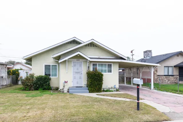 $294,000 | 1044 South Hope Avenue, Reedley, CA 93654
