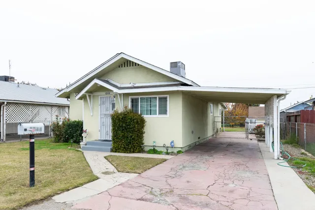 $294,000 | 1044 South Hope Avenue, Reedley, CA 93654