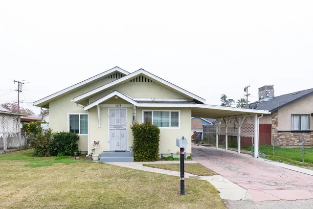 $294,000 | 1044 South Hope Avenue, Reedley, CA 93654