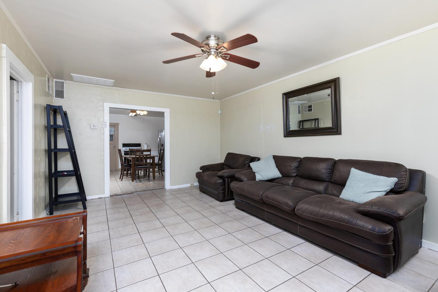 1044 South Hope Avenue Reedley, CA 93654 - Photo 5 of 34