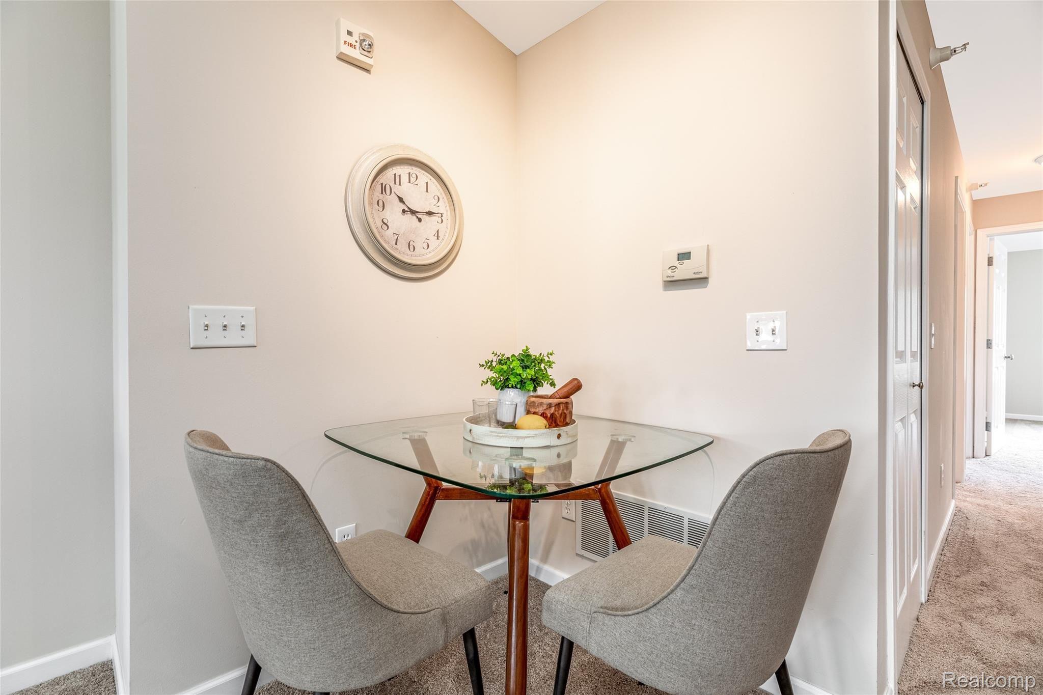 444 Hilton Road, Unit 112 Ferndale, MI 48220 - Photo 16 of 25 16.BreakfastNook