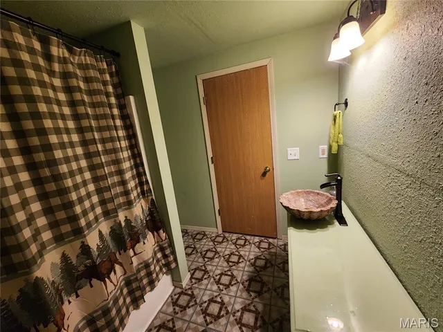 $254,900 | 670 Lone Pine Road, Houston, MO 65483