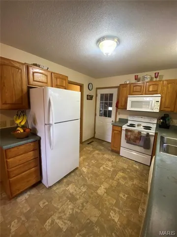 $254,900 | 670 Lone Pine Road, Houston, MO 65483