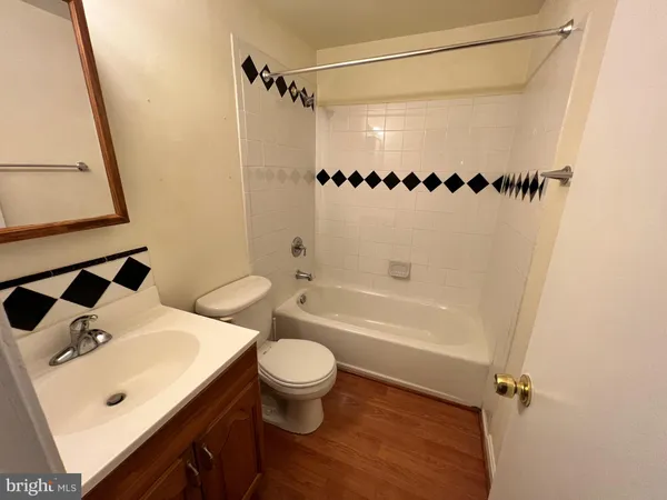 $2,950 | 2922 Amberleigh Way, Fairfax, VA 22031