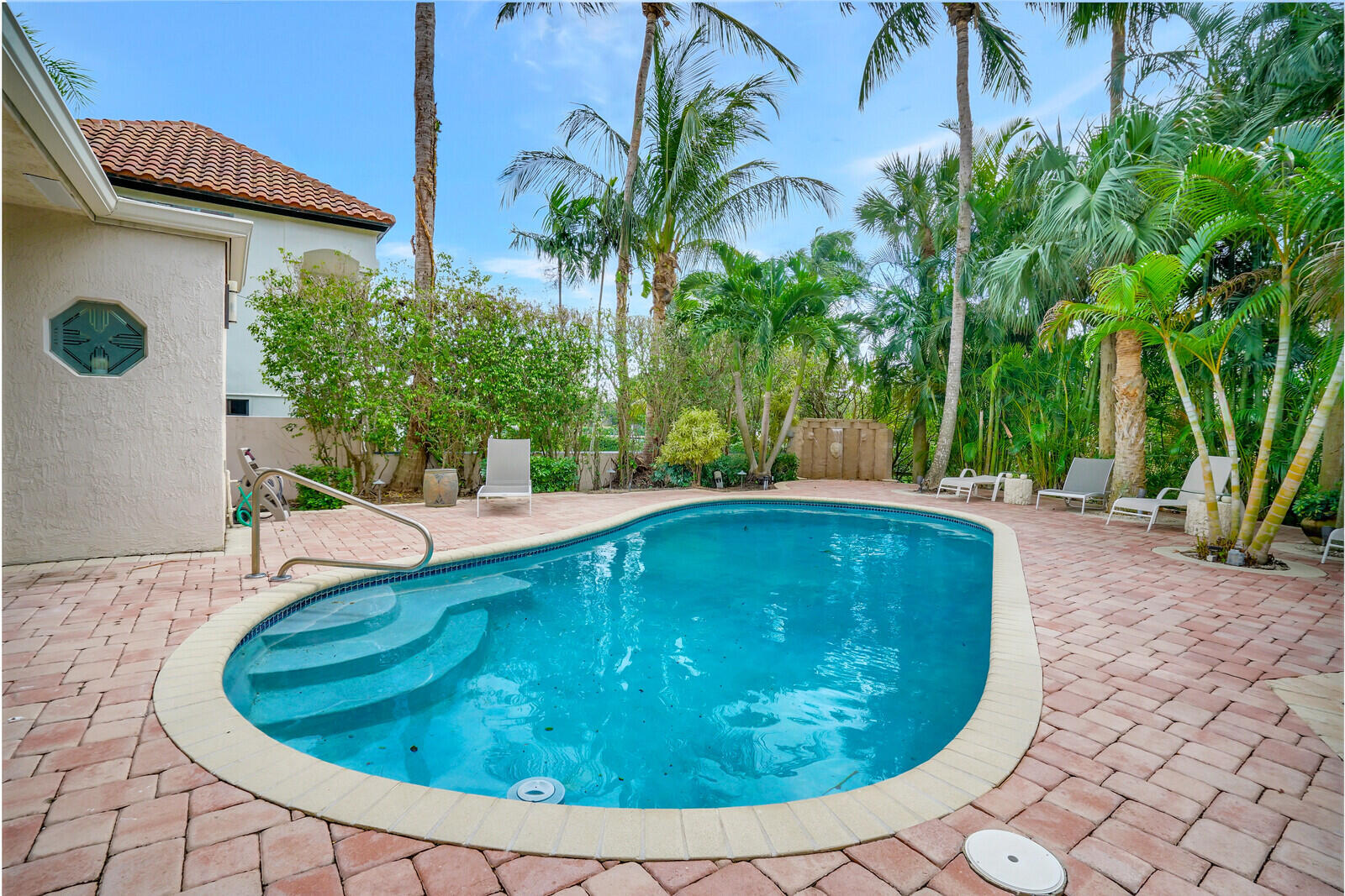 290 East Fern Drive Boca Raton, FL 33432 - Photo 44 of 51 Resort-Style Backyard
