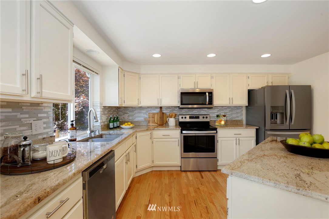 4409 Northeast 2nd Lane Renton, WA 98059 - Photo 8 of 25